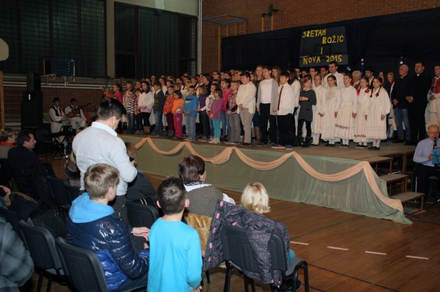 BOŽIĆNO - NOVOGODIŠNJI KONCERT U OSNOVNOJ ŠKOLI MATIJE GUPCA GORNJA STUBICA